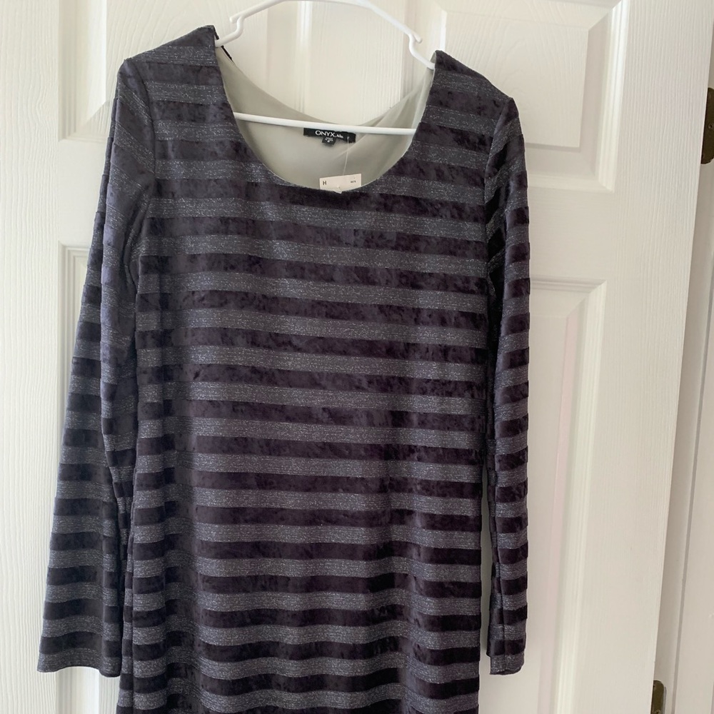 NWT Onyx Nite party dress
